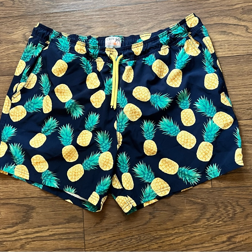 J. Crew Men’s Swim Trunks Navy and Yellow Pineapple Size XL
